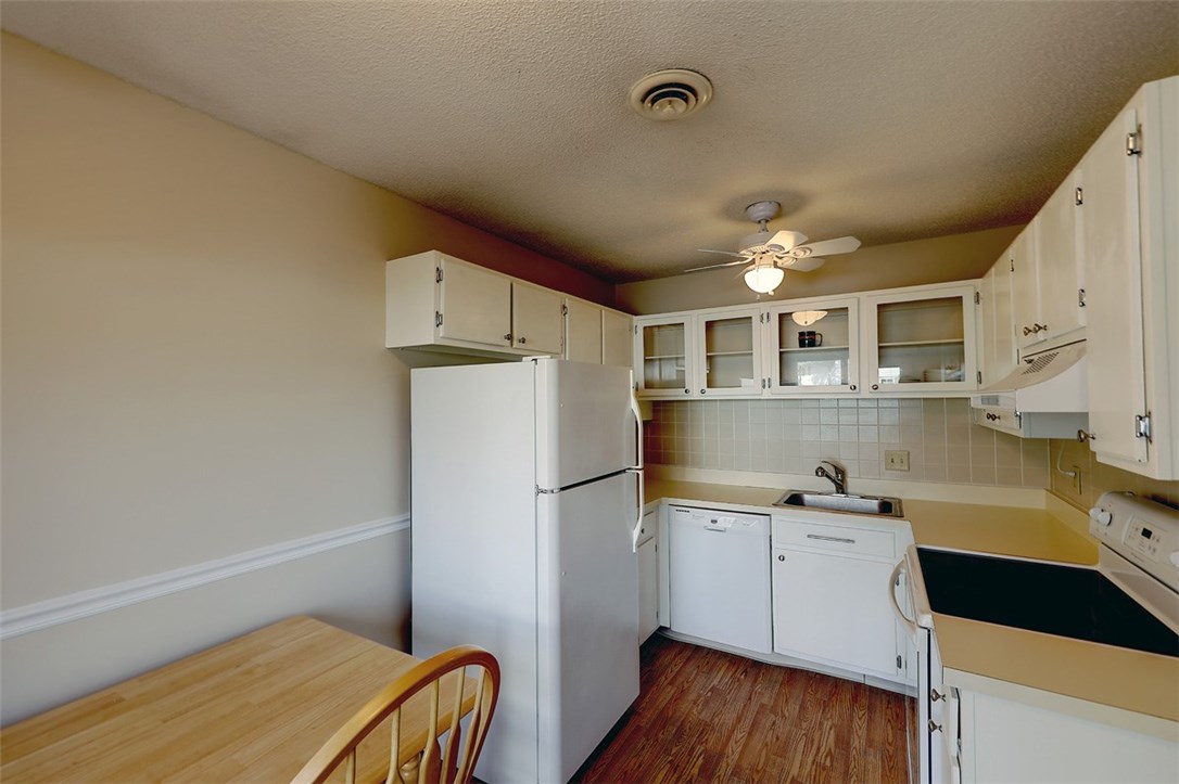 84 Fox Ridge Crescent Warwick, RI 02886 - Photo 15 of 34 Gallery Image 15