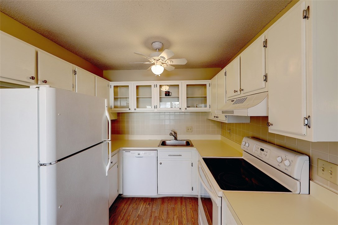 84 Fox Ridge Crescent Warwick, RI 02886 - Photo 16 of 34 Gallery Image 16