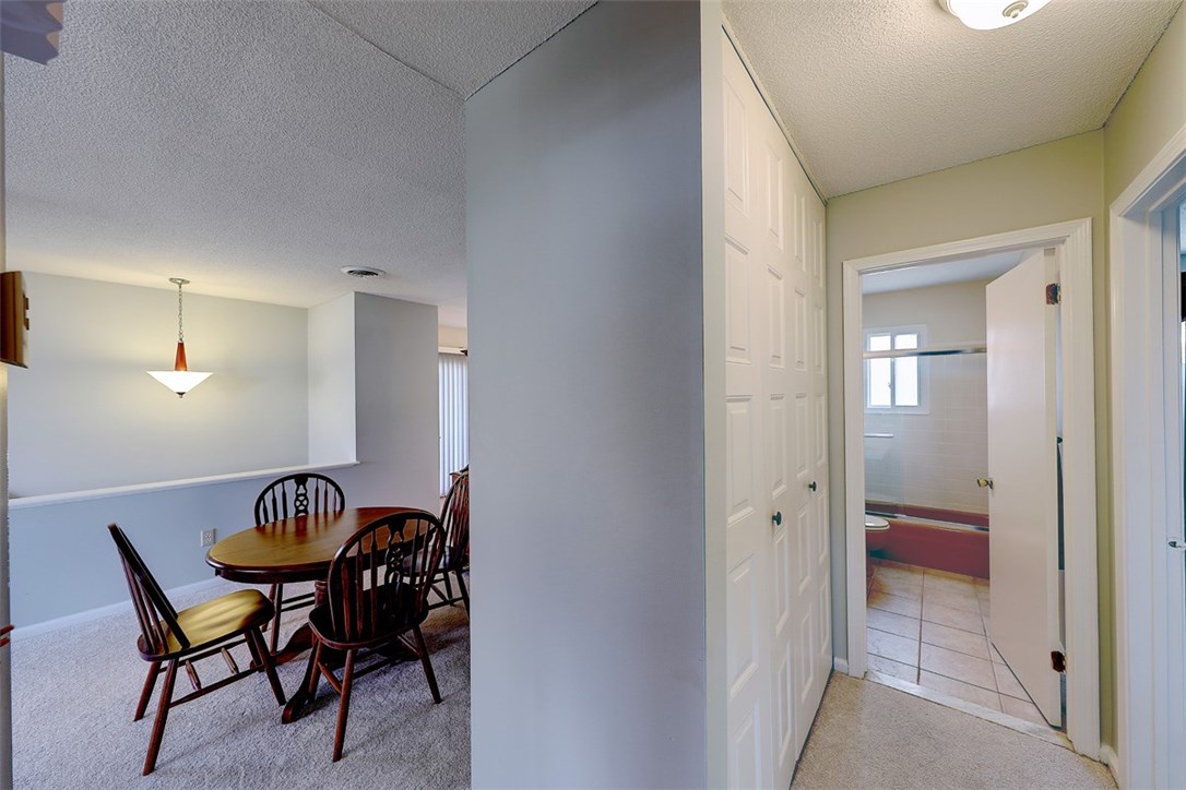 84 Fox Ridge Crescent Warwick, RI 02886 - Photo 28 of 34 Gallery Image 28