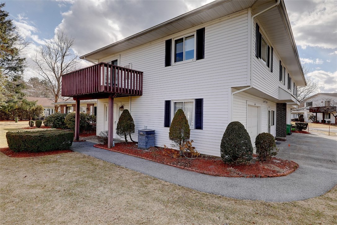 84 Fox Ridge Crescent Warwick, RI 02886 - Photo 3 of 34 Gallery Image 3