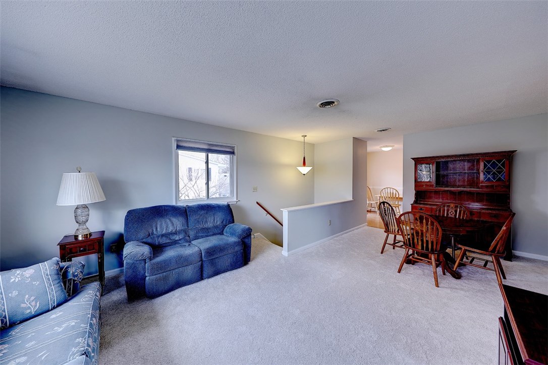 84 Fox Ridge Crescent Warwick, RI 02886 - Photo 6 of 34 Gallery Image 6