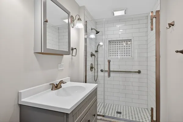 $2,400 | 28 Ekman Street, Unit 1, Worcester, MA 01607