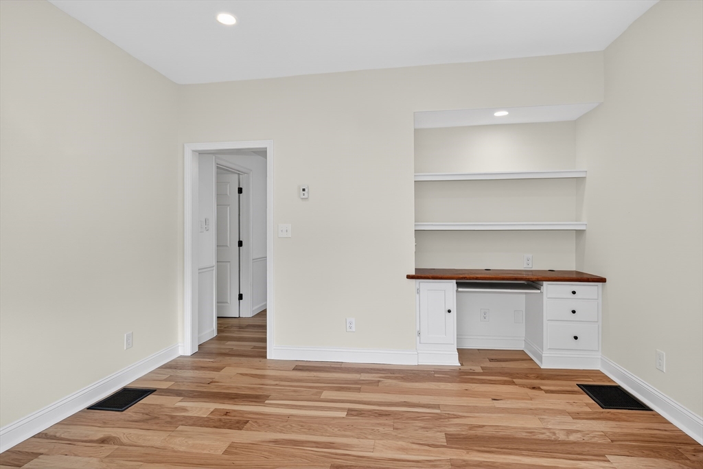 28 Ekman Street, Unit 1 Worcester, MA 01607 - Photo 5 of 21