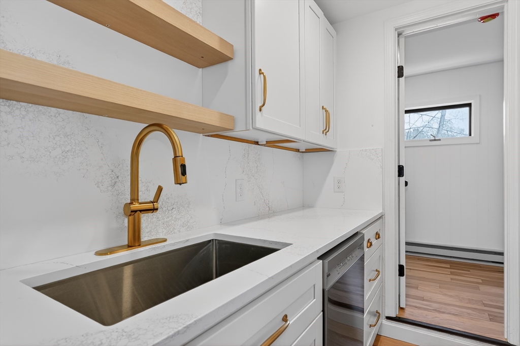 28 Ekman Street, Unit 1 Worcester, MA 01607 - Photo 9 of 21