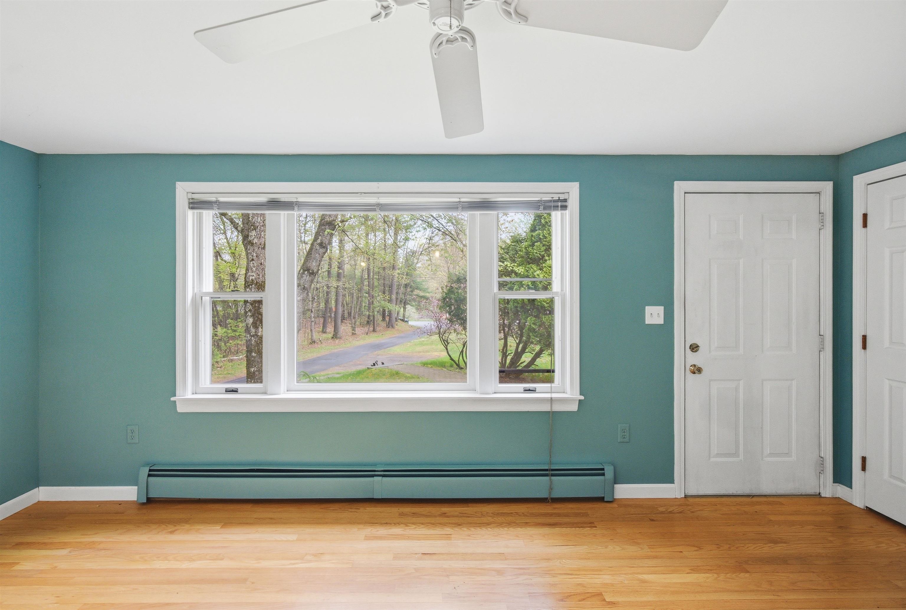 34 West Road Londonderry, NH 03053 - Photo 5 of 24 Gallery Image 5