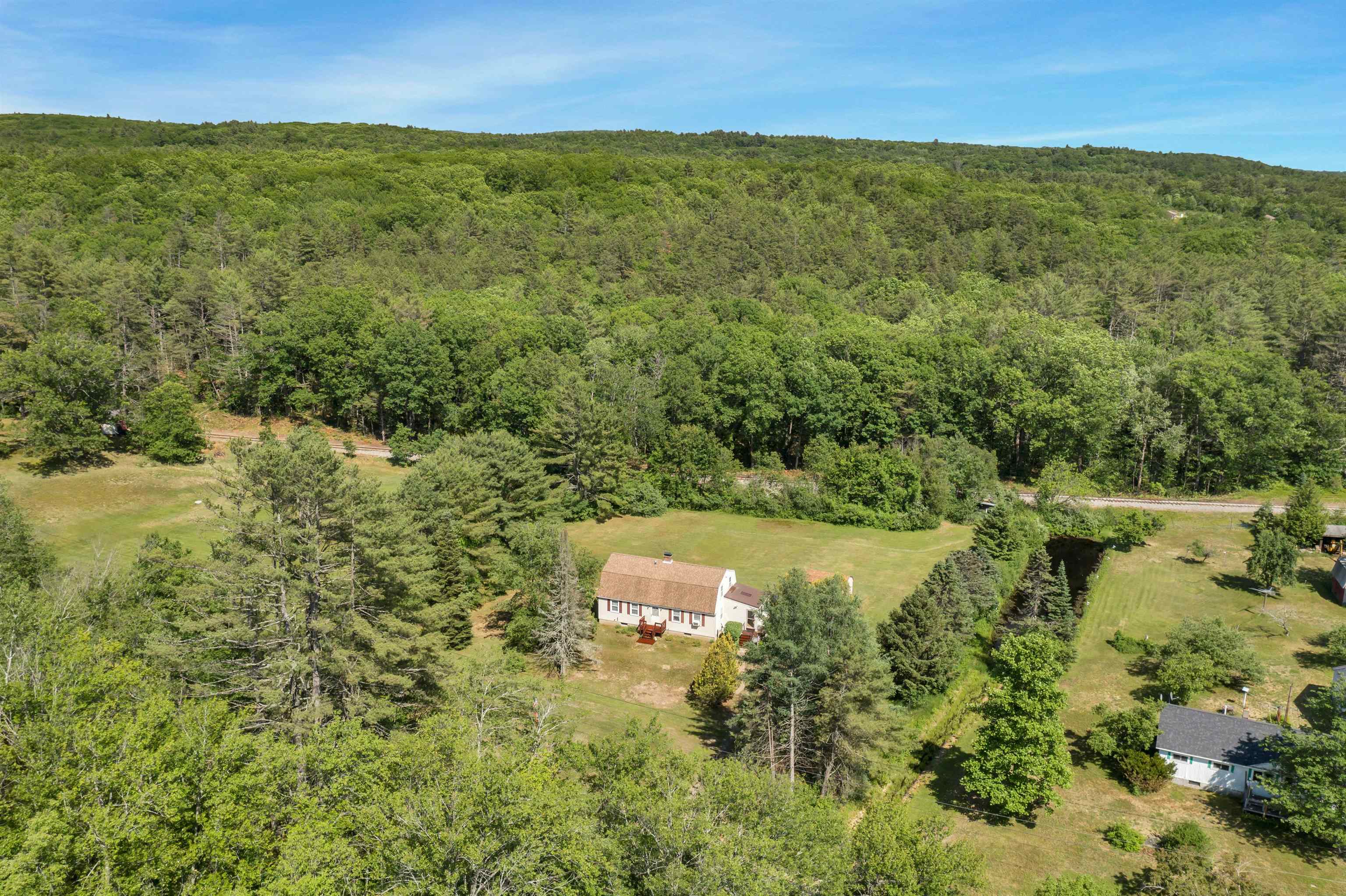 424 Sandogardy Pond Road Northfield, NH 03276 - Photo 34 of 36