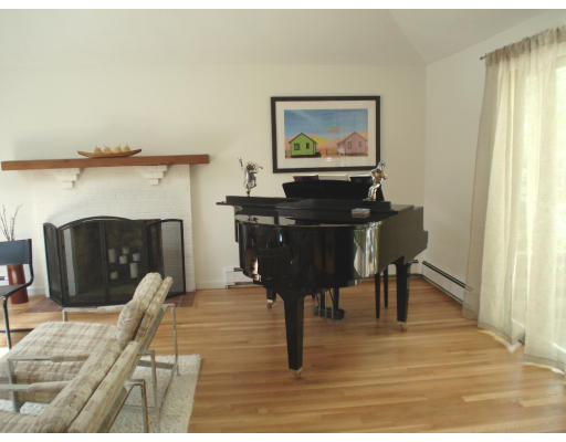 9 Constitution Road Lexington, MA 02421 - Photo 7 of 17