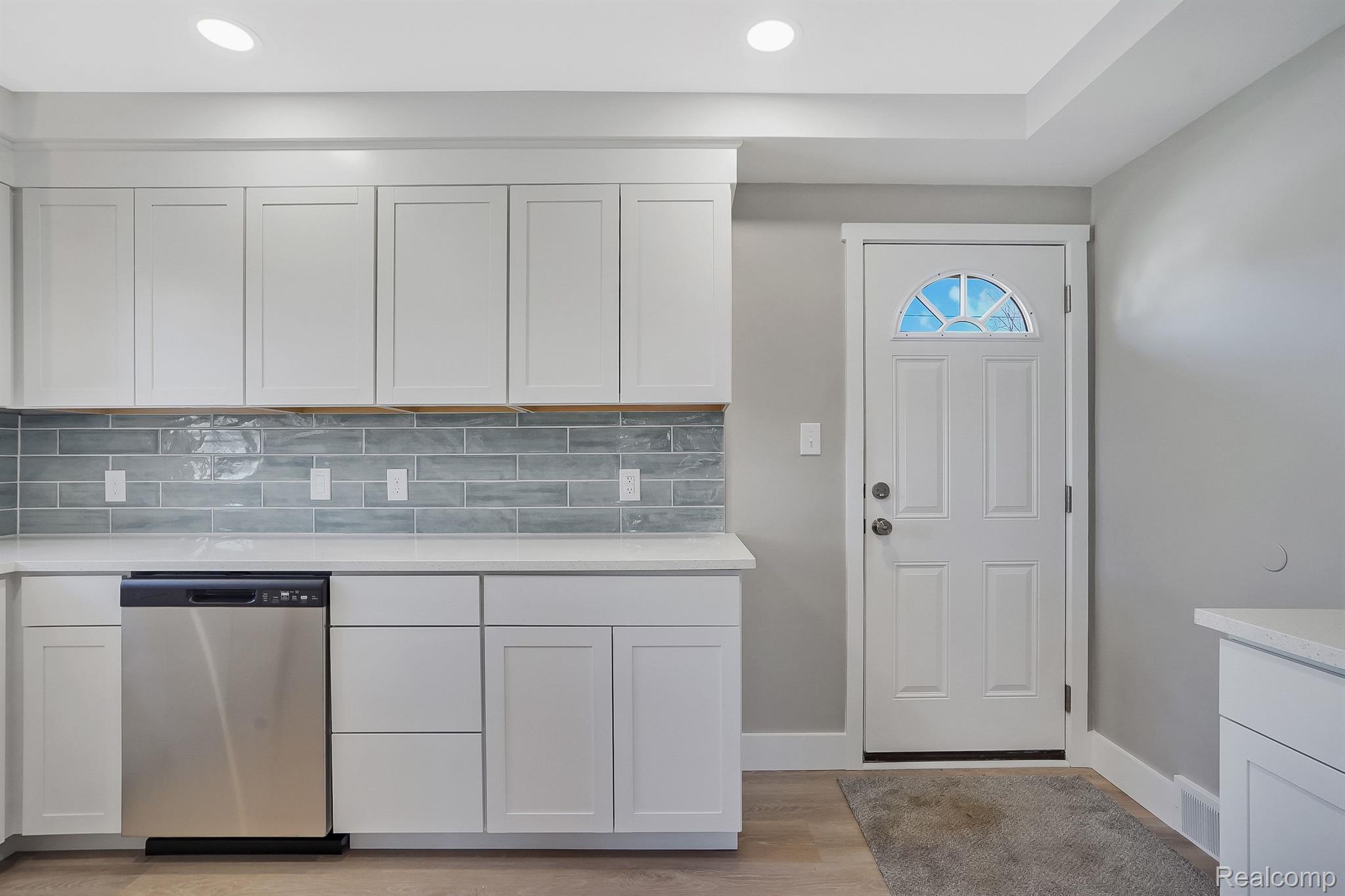3188 Greenfield Road Berkley, MI 48072 - Photo 9 of 19