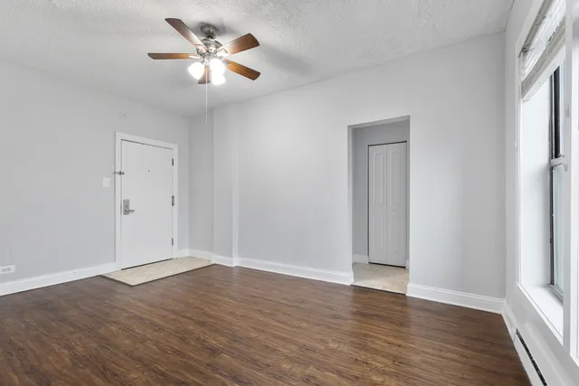 $1,592 | 4520 North Clarendon Avenue, Unit 908, Chicago, IL 60640