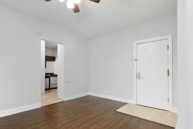 $1,592 | 4520 North Clarendon Avenue, Unit 908, Chicago, IL 60640