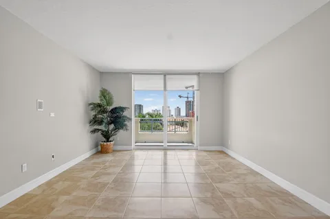 $665,000 | 403 South Sapodilla Avenue, Unit 511, West Palm Beach, FL 33401