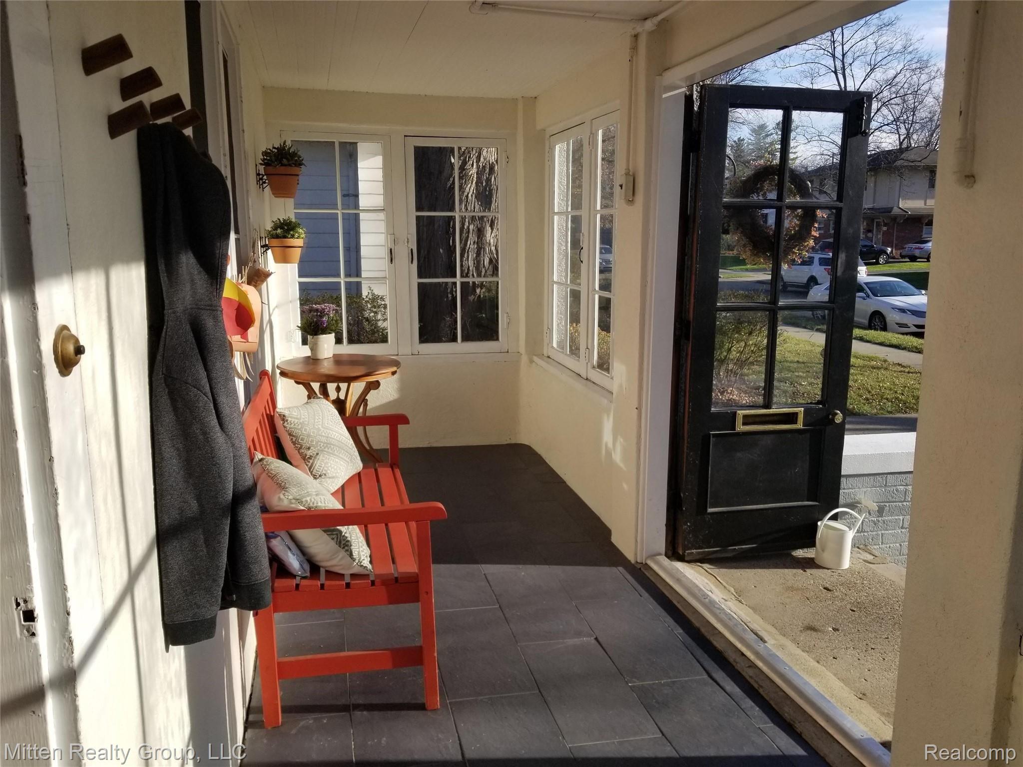 272 Ridgemont Road Grosse Pointe, MI 48236 - Photo 2 of 29 B.jpg