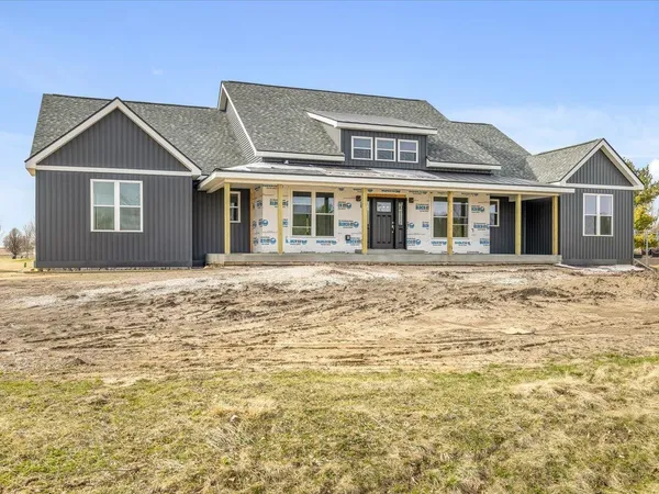 $699,000 | 13150 Newbury Lane, Caledonia, IL 61011