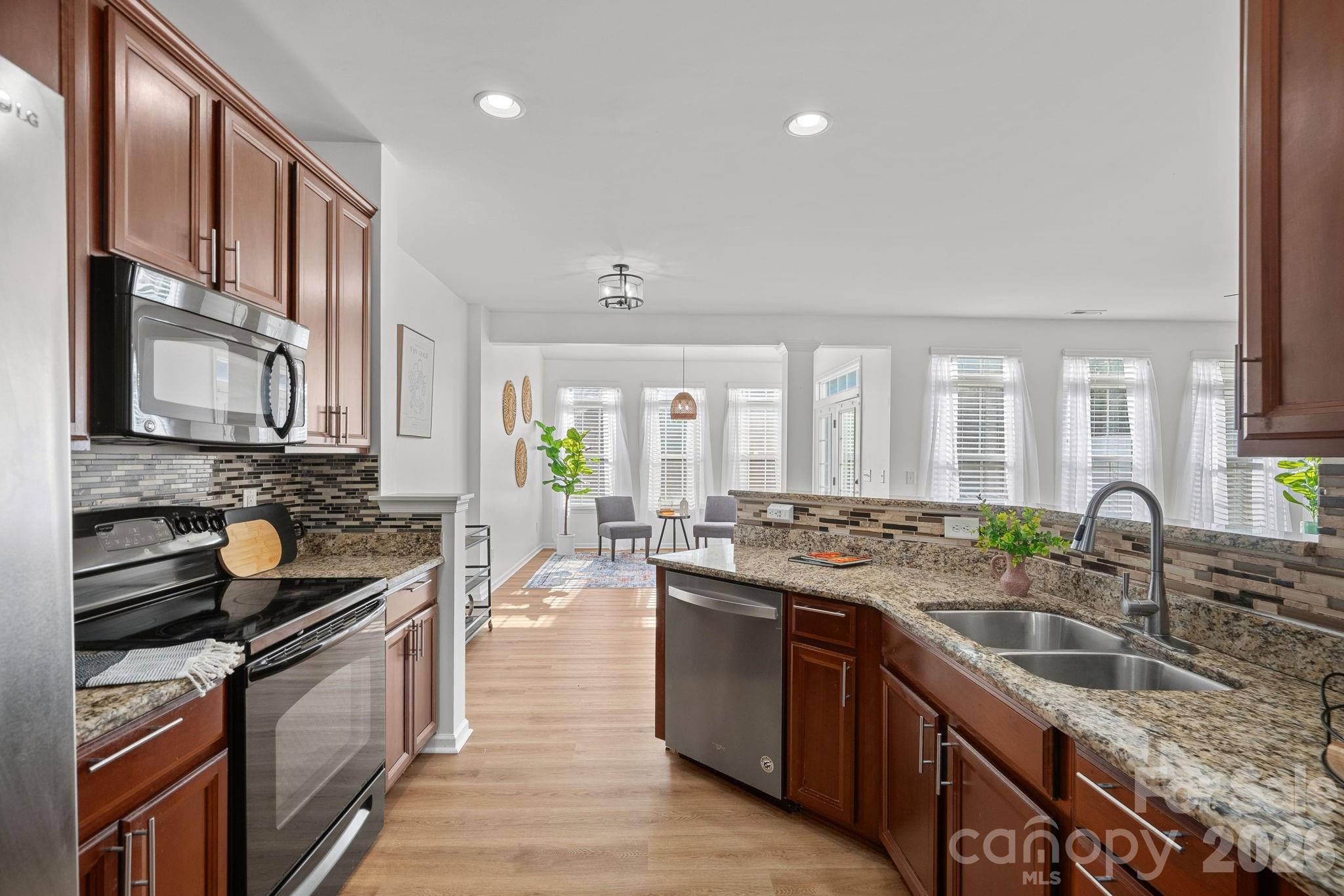 745 Prospect Lane Fort Mill, SC 29708 - Photo 4 of 32