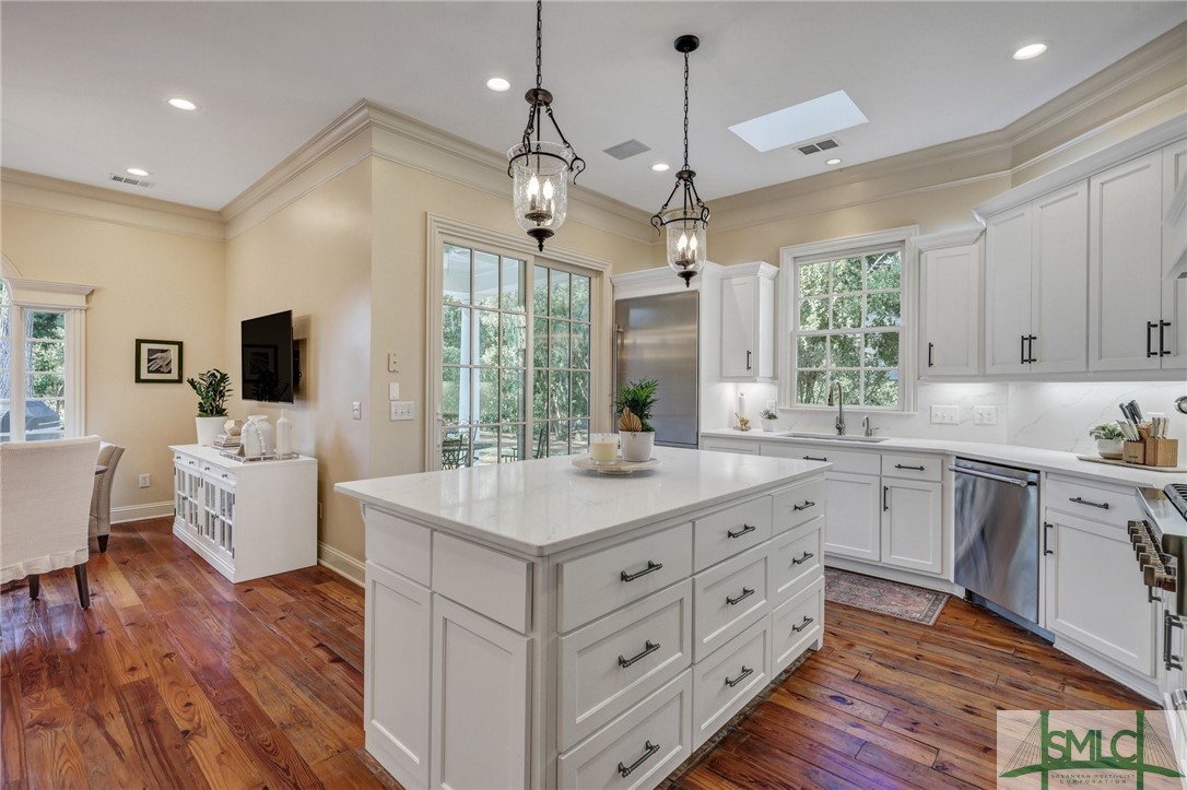 4 Hibernia Road Savannah, GA 31411 - Photo 12 of 48 Gourmet Kitchen with Thermador Appliances