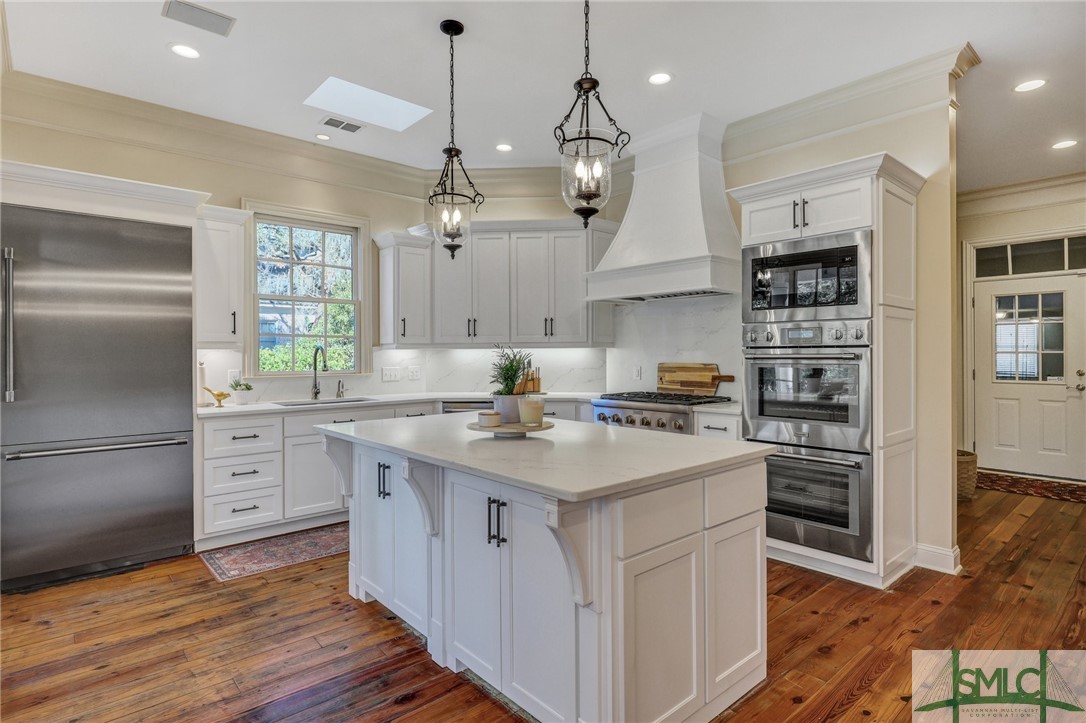 4 Hibernia Road Savannah, GA 31411 - Photo 13 of 48 Gourmet Kitchen with Thermador Appliances