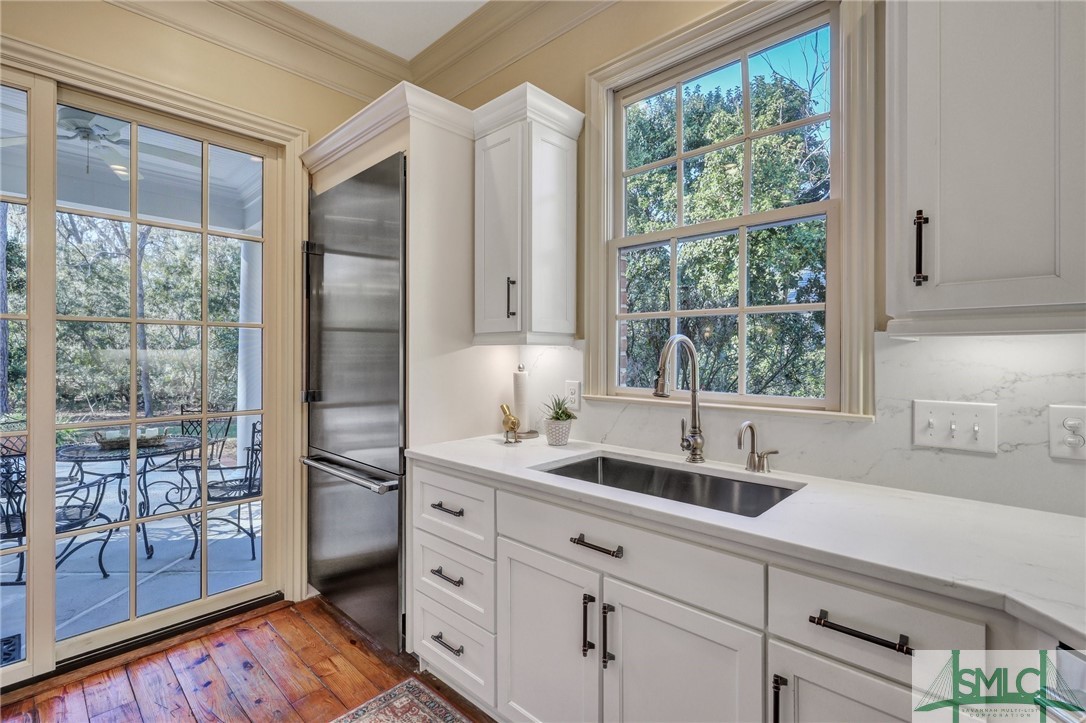 4 Hibernia Road Savannah, GA 31411 - Photo 16 of 48 Gourmet Kitchen with Thermador Appliances