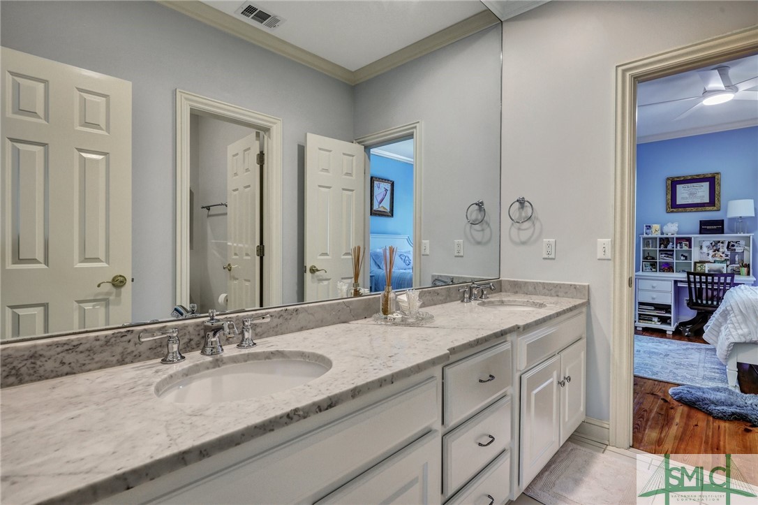4 Hibernia Road Savannah, GA 31411 - Photo 27 of 48 Jack and Jill Bathroom