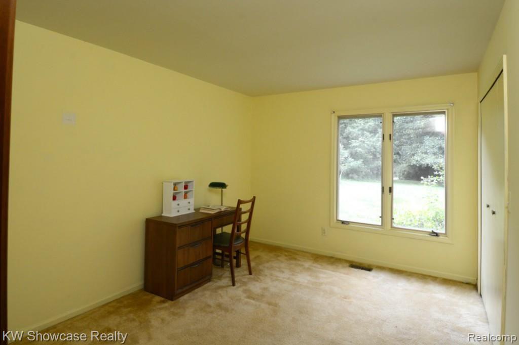 601 Uphill Road Milford, MI 48381 - Photo 25 of 37 601Uphill_BdRm4_197.jpg