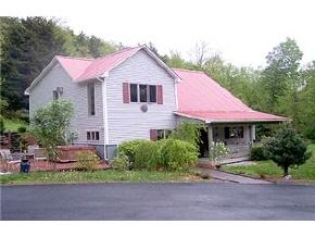 1095 Plains Road Pittsford, VT 05763 - Photo 1 of 9
