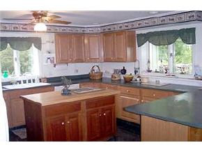 1095 Plains Road Pittsford, VT 05763 - Photo 3 of 9