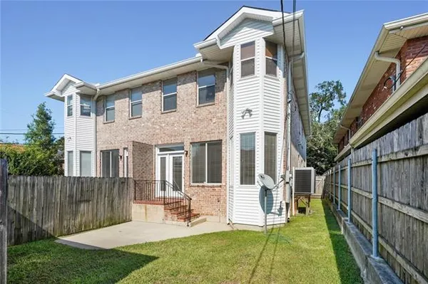$3,150 | 6570 Canal Boulevard, New Orleans, LA 70124
