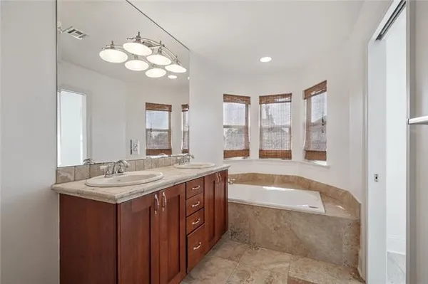 $3,150 | 6570 Canal Boulevard, New Orleans, LA 70124