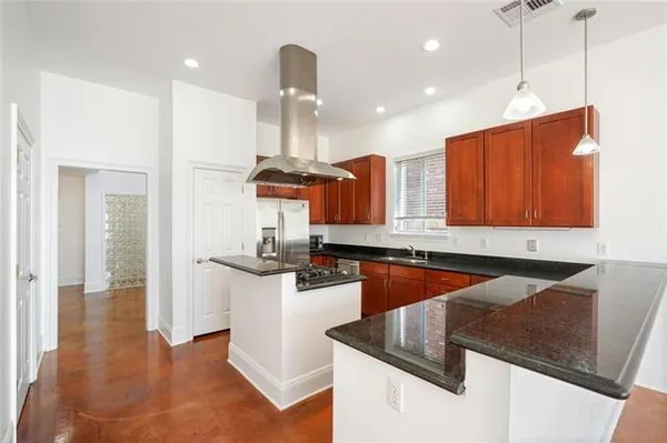 $3,150 | 6570 Canal Boulevard, New Orleans, LA 70124