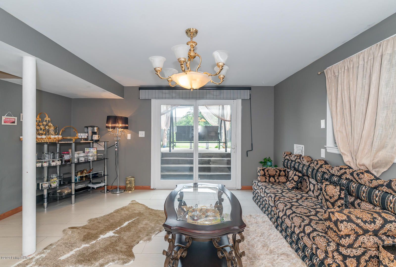 2912 Sheldon Road Louisville, KY 40218 - Photo 21 of 29 Family Room