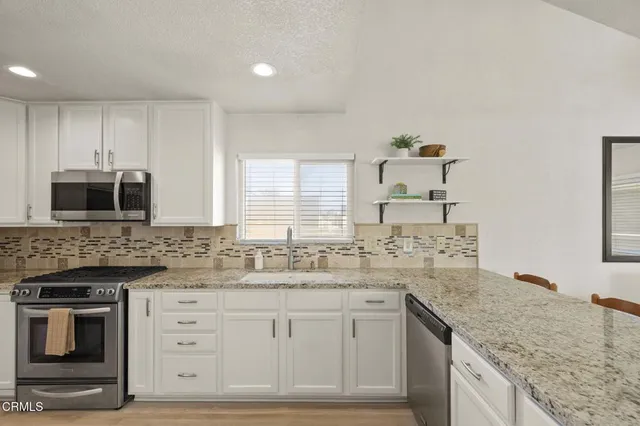 $684,000 | 5125 West Wooley Road, Unit 5, Oxnard, CA 93035