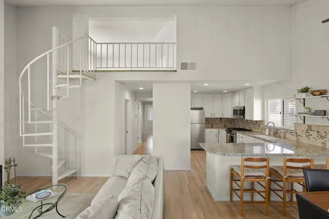 $684,000 | 5125 West Wooley Road, Unit 5, Oxnard, CA 93035