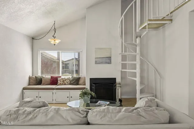 $684,000 | 5125 West Wooley Road, Unit 5, Oxnard, CA 93035