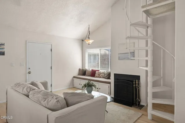 $684,000 | 5125 West Wooley Road, Unit 5, Oxnard, CA 93035