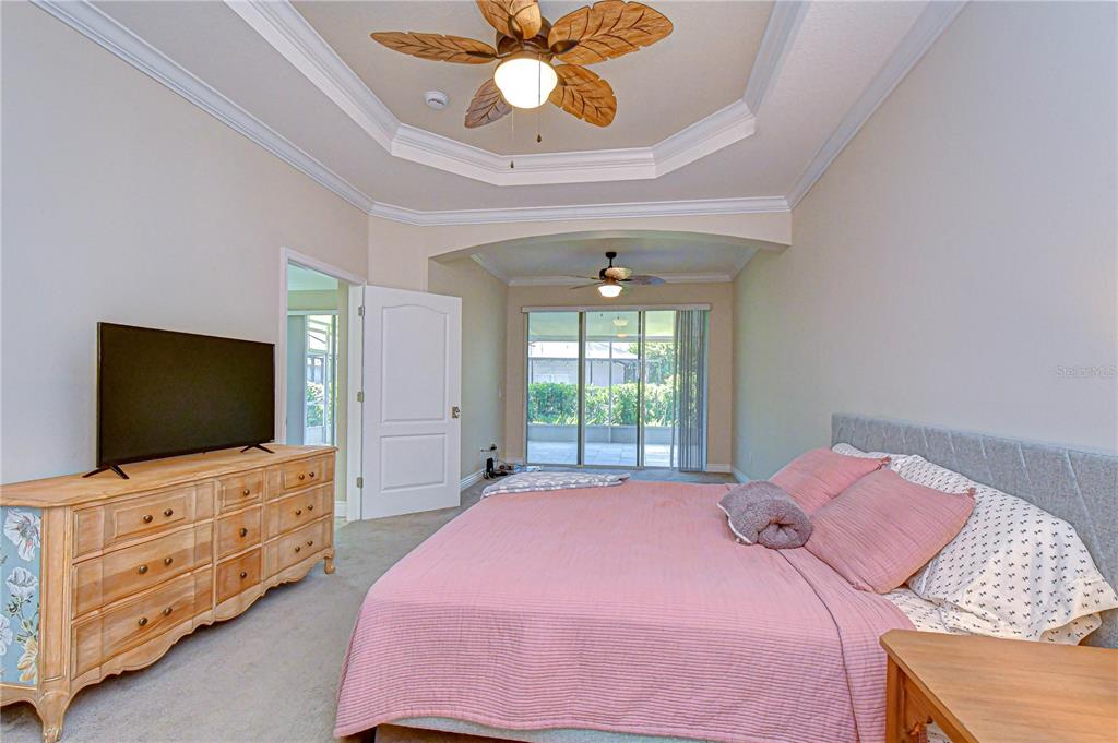 6069 Sandhill Ridge Drive Lithia, FL 33547 - Photo 16 of 42