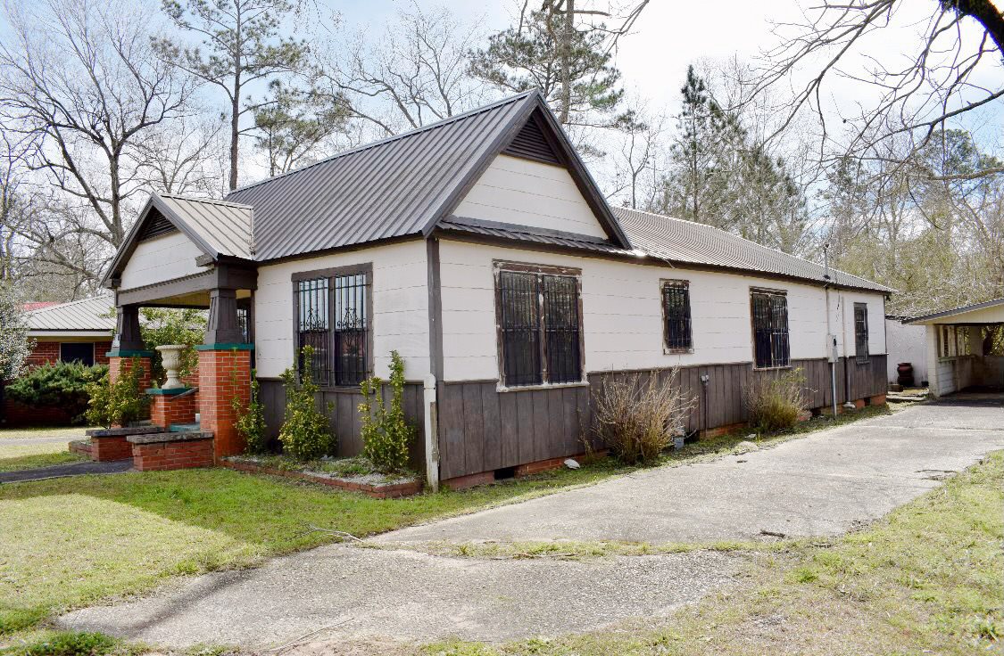 140 Carver Avenue Atmore, AL 36502 - Photo 3 of 20