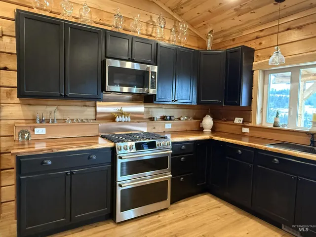 $515,000 | 113 Sweetwater Drive, Stites, ID 83552
