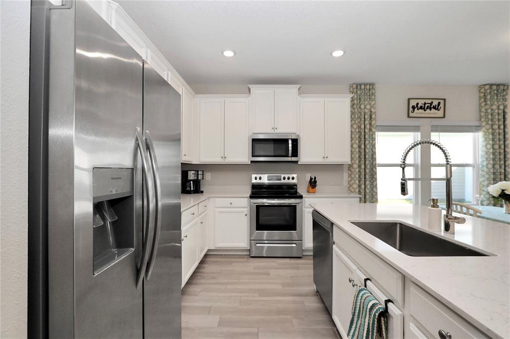 7934 Southwest 74th Loop Ocala, FL 34474 - Photo 3 of 40