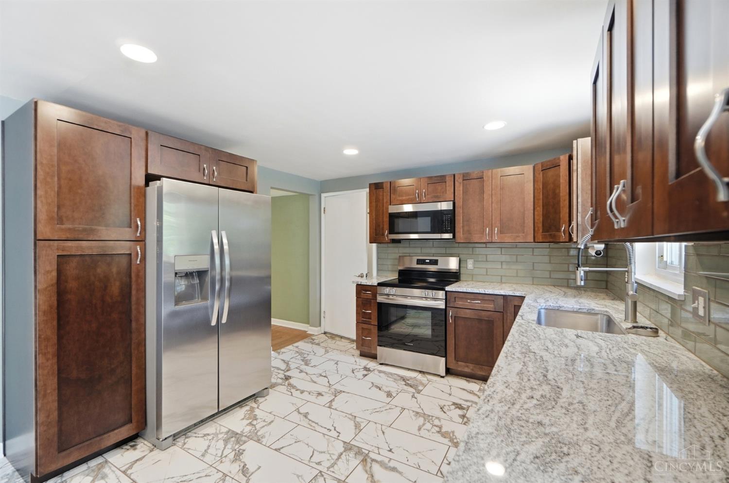 3331 Mt Carmel Road Cincinnati, OH 45244 - Photo 13 of 53