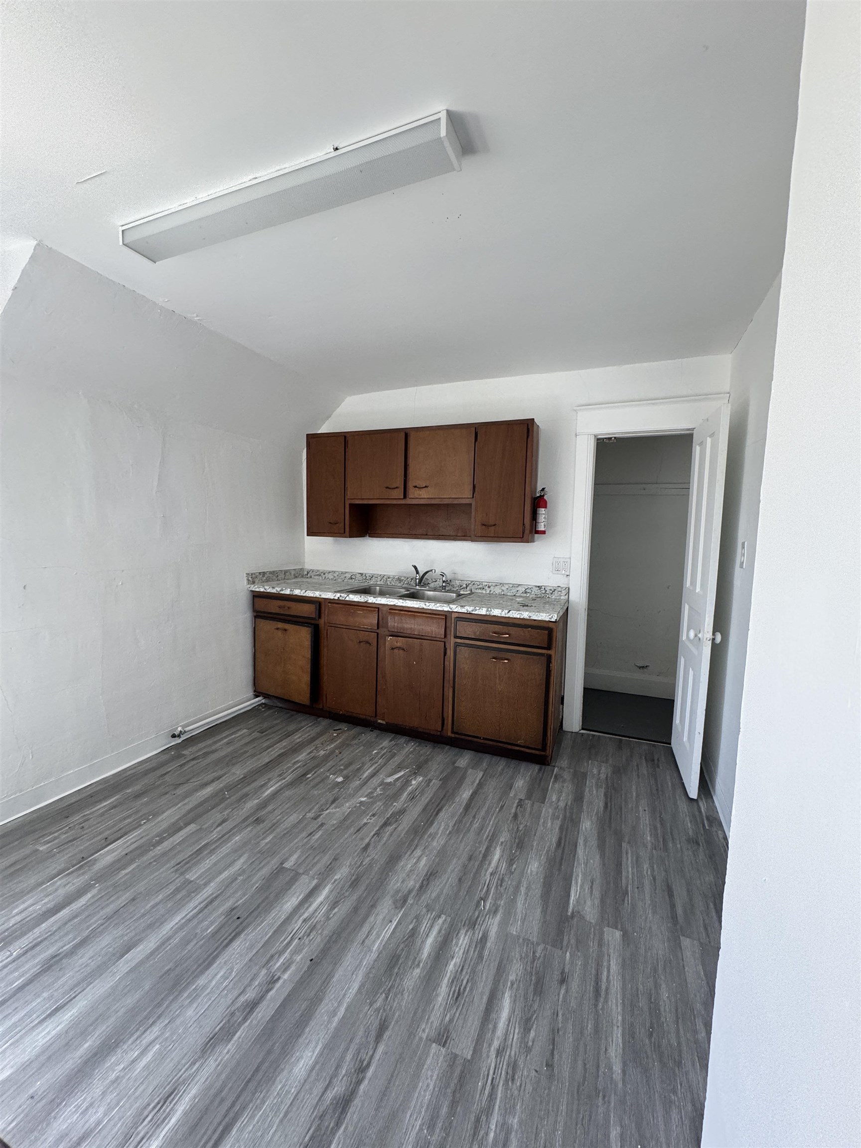 1303 Root Street Flint, MI 48503 - Photo 7 of 16