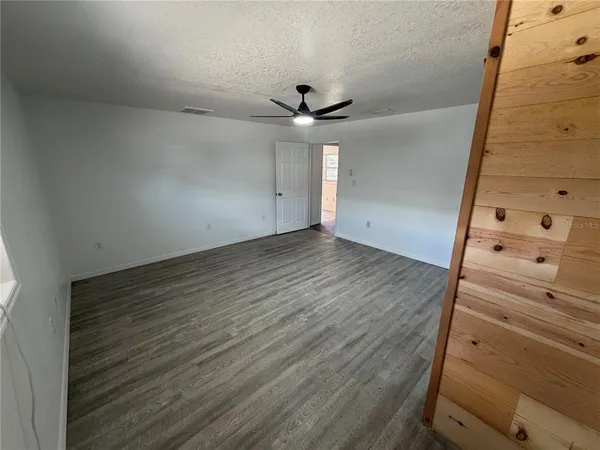 $1,500 | 306 North Iona Avenue, Fruitland Park, FL 34731