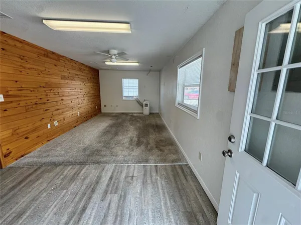 $1,600 | 306 North Iona Avenue, Fruitland Park, FL 34731