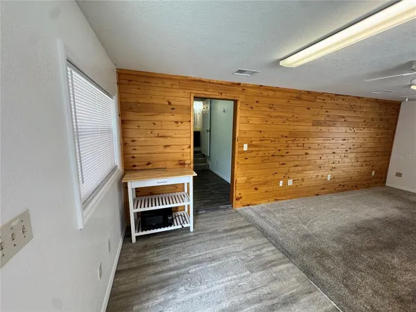 $1,600 | 306 North Iona Avenue, Fruitland Park, FL 34731