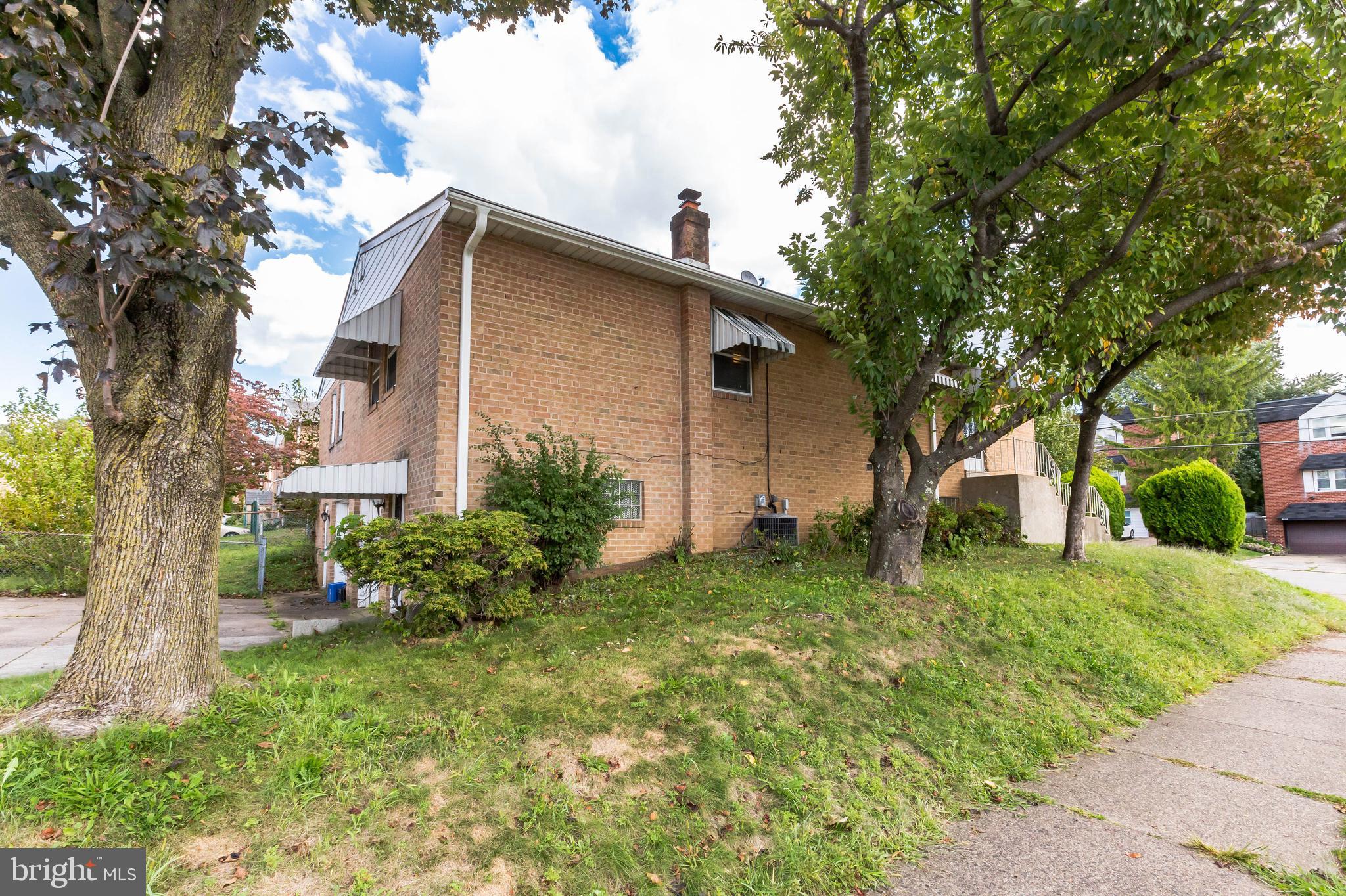 9242 Old Newtown Road Philadelphia, PA 19115 - Photo 28 of 30 Side Exterior