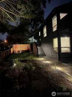 $3,800,000 | 906 6th Street South, Kirkland, WA 98033