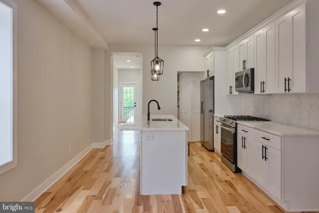 $2,950 | 32 South State Street, Unit 2, Newtown, PA 18940