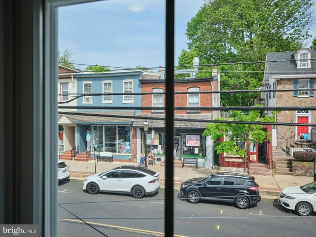 $2,950 | 32 South State Street, Unit 2, Newtown, PA 18940