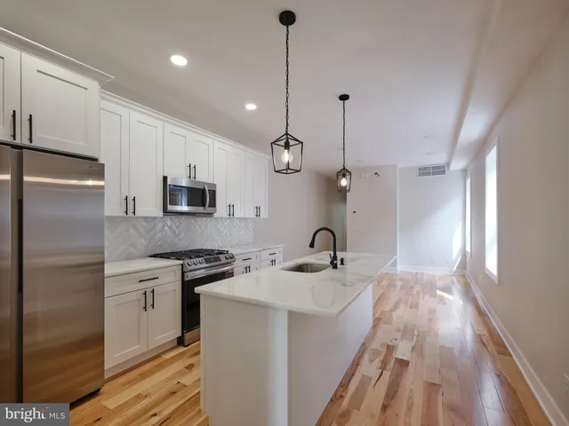 $2,950 | 32 South State Street, Unit 2, Newtown, PA 18940