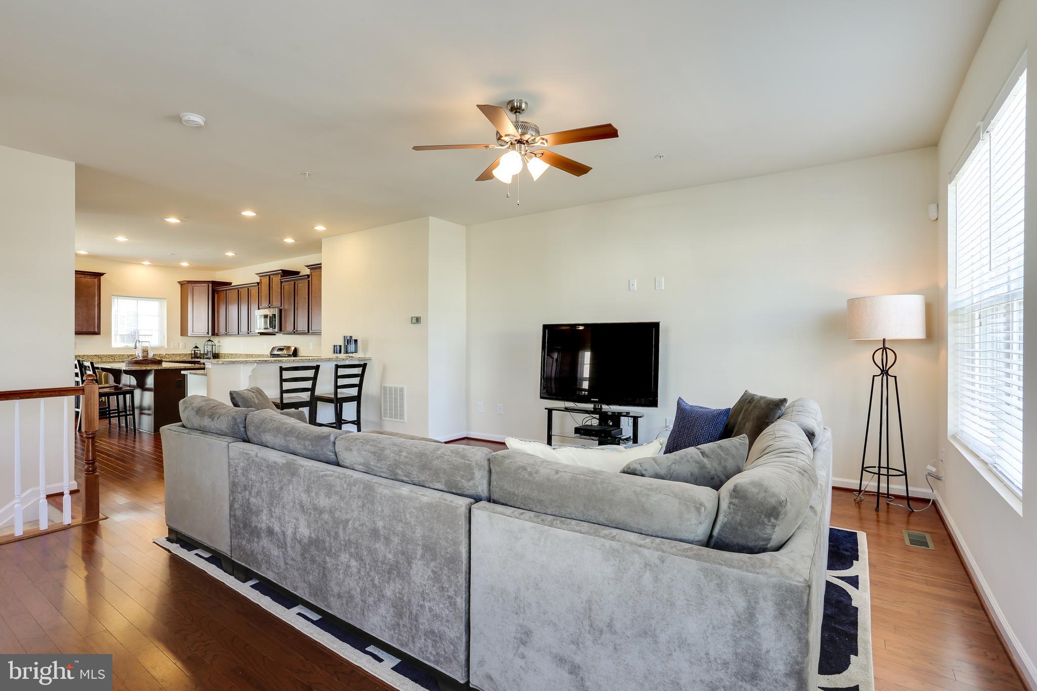 8011 Ravenclaw Road Elkridge, MD 21075 - Photo 8 of 34 Living Room