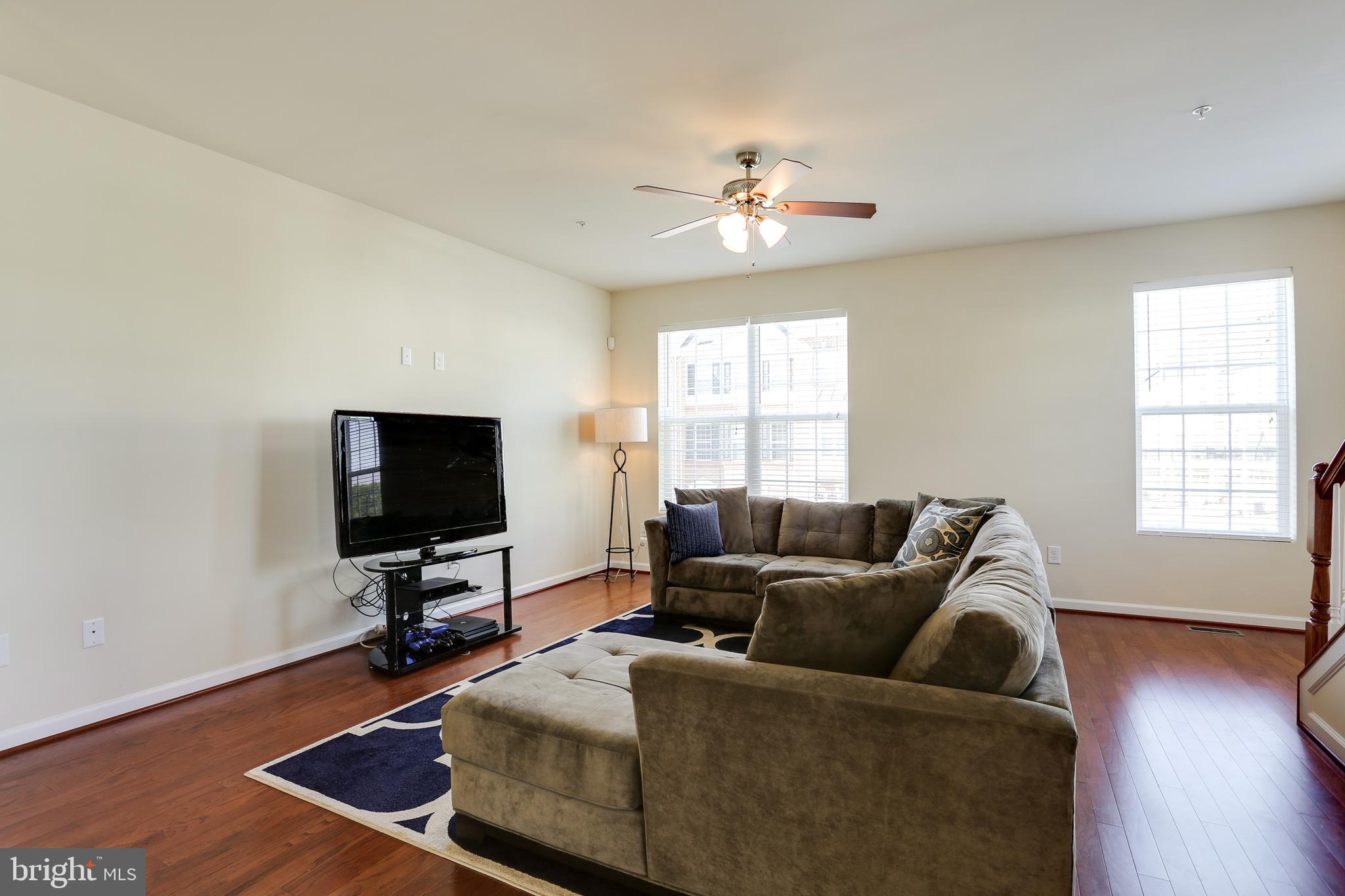 8011 Ravenclaw Road Elkridge, MD 21075 - Photo 9 of 34 Living Room