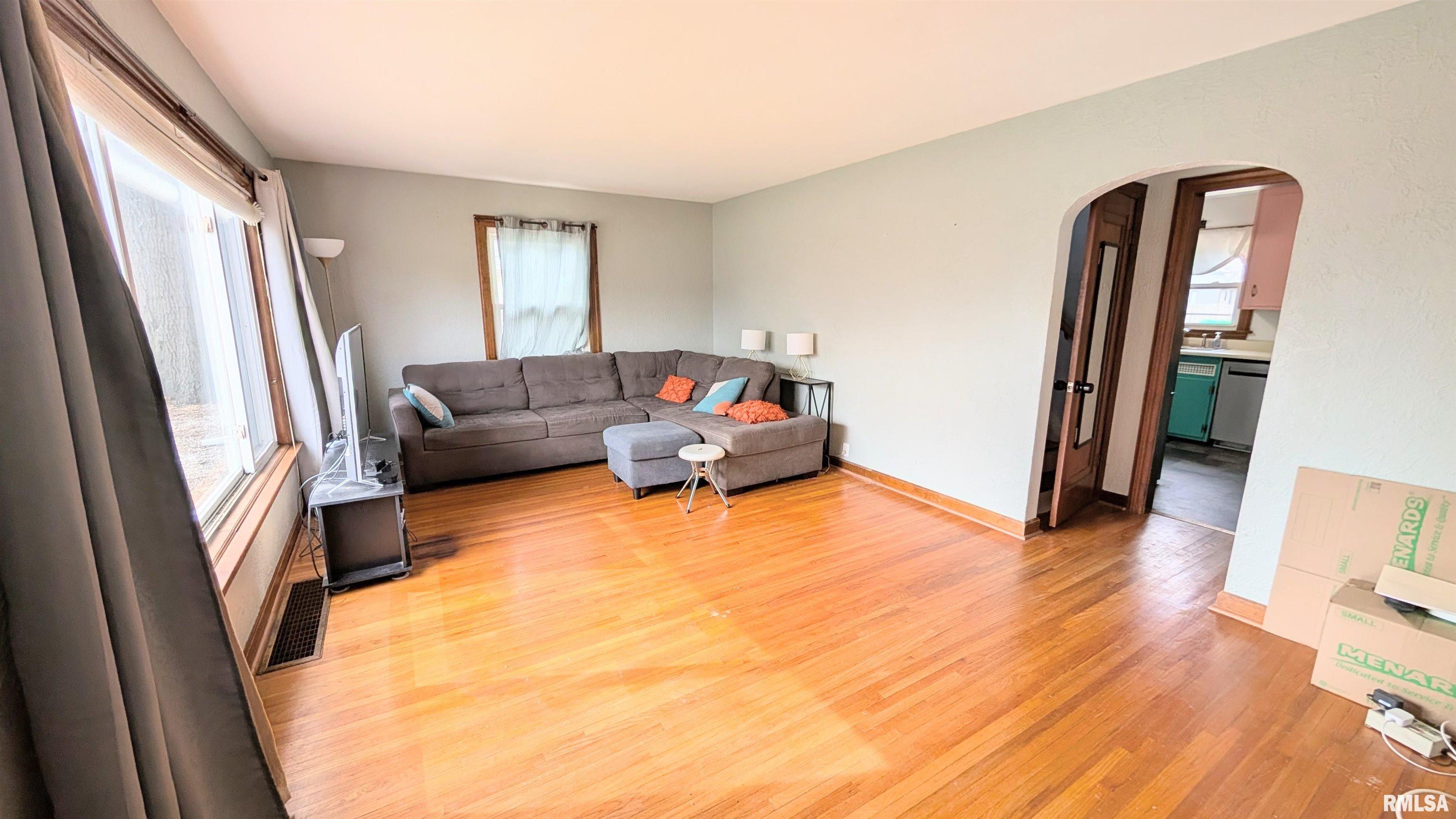 323 Hilda Court Chillicothe, IL 61523 - Photo 13 of 34